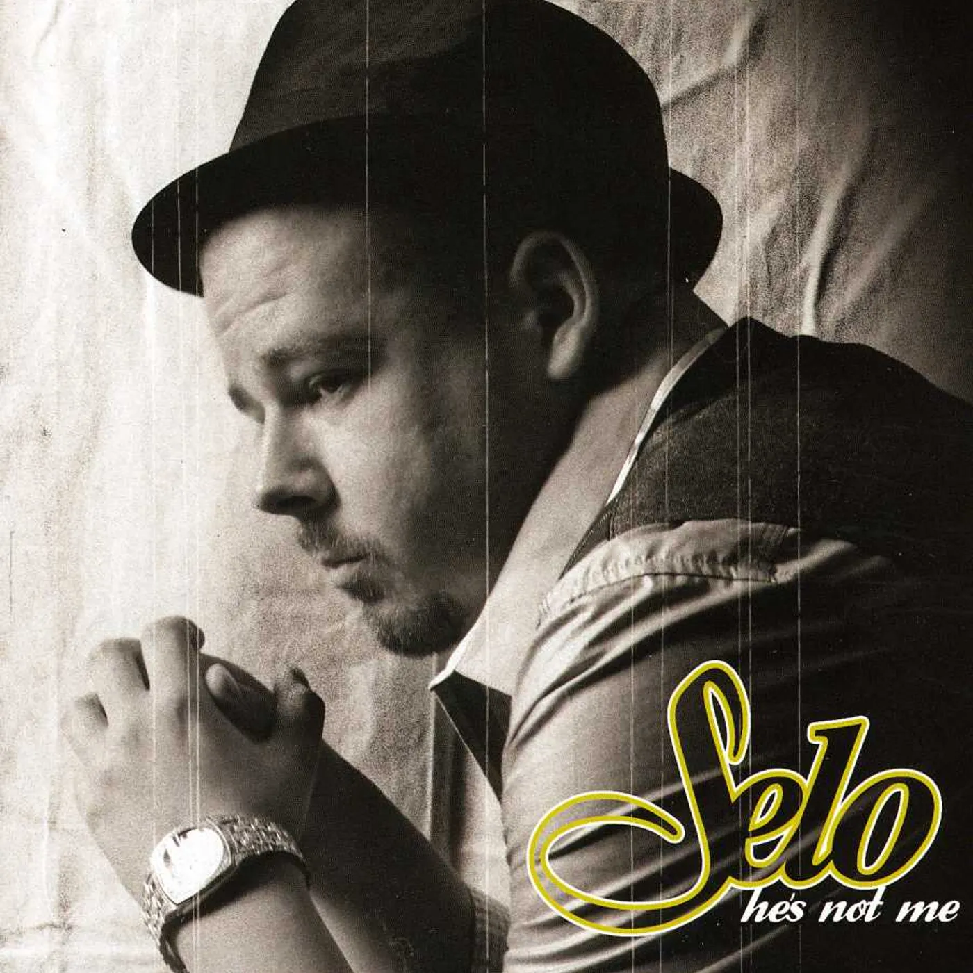 Selo HE'S NOT ME CD