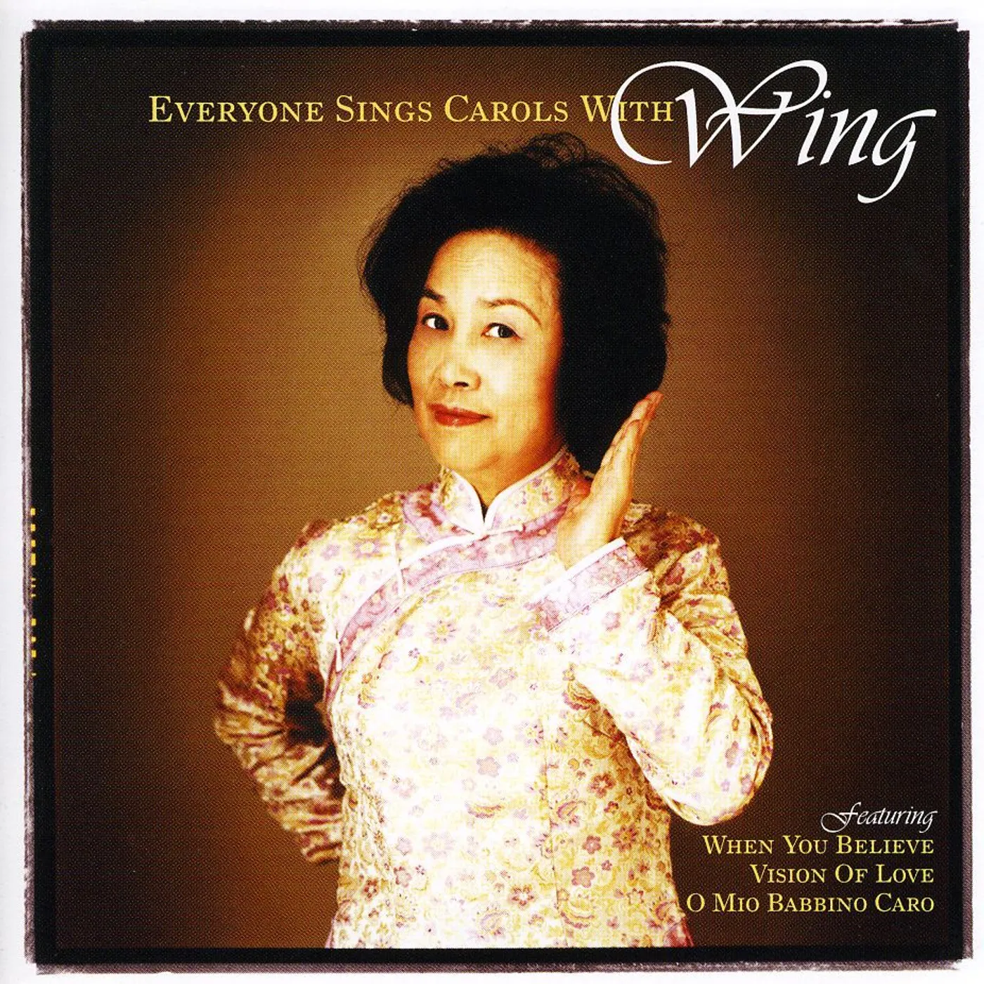 EVERYONE SINGS CAROLS WITH WING CD