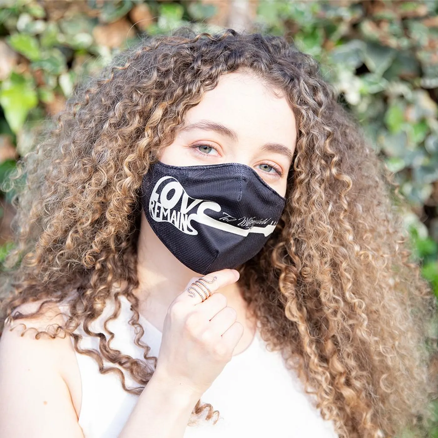 Tal Wilkenfeld - Love Remains Mask Bundle