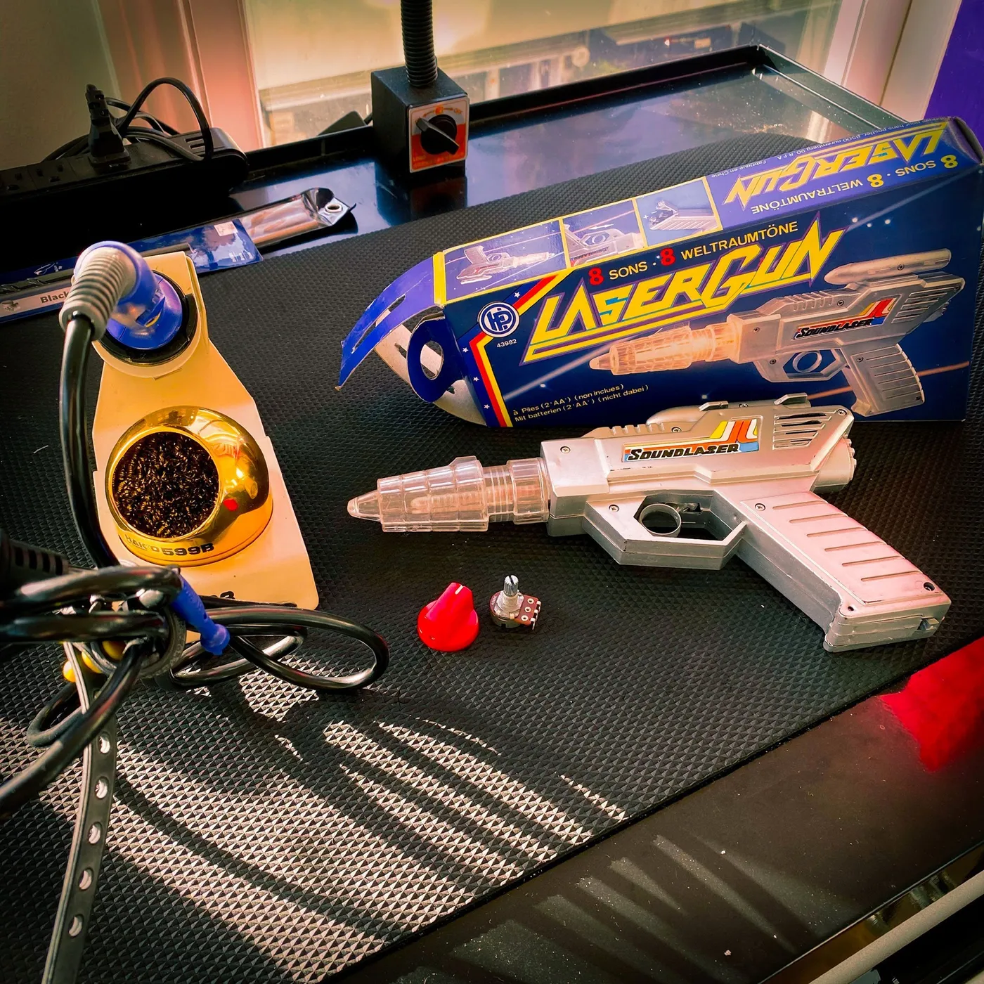 Steve Stevens - Stage Modified Raygun With COA