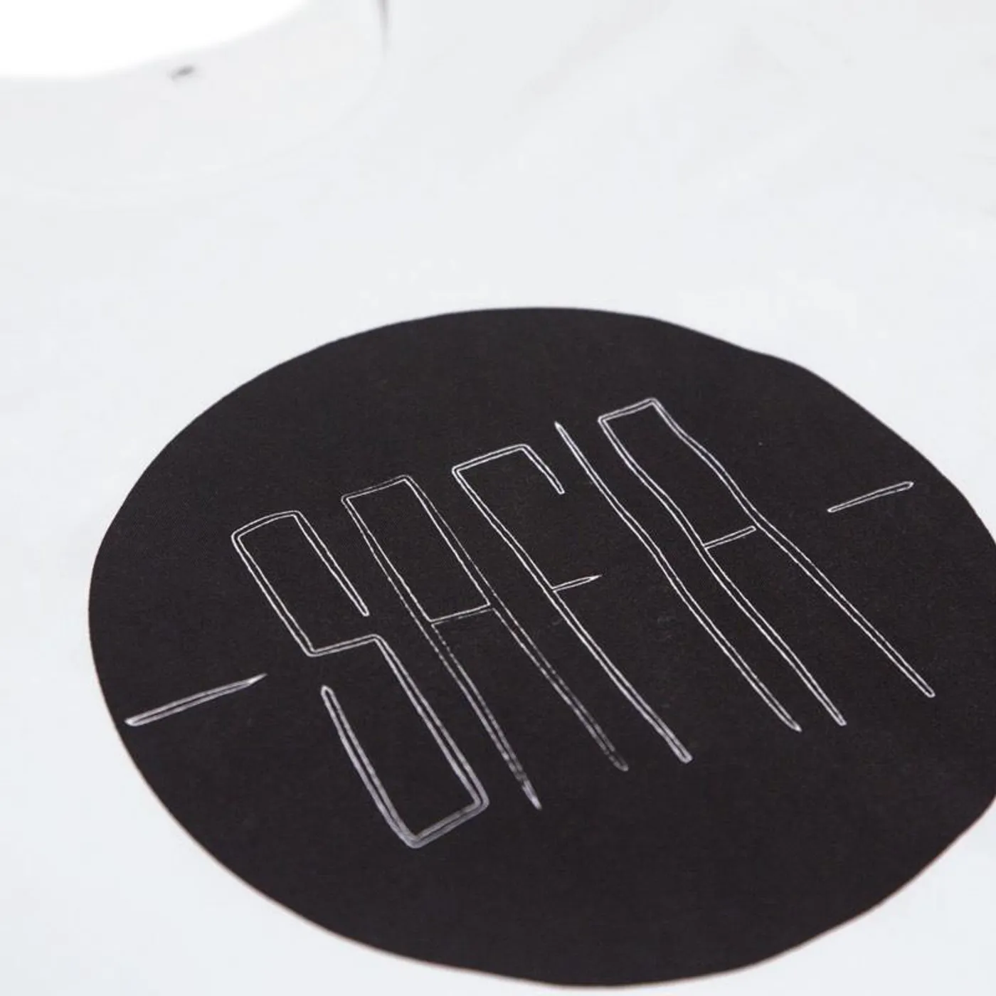 SAFIA Circle tee (White)